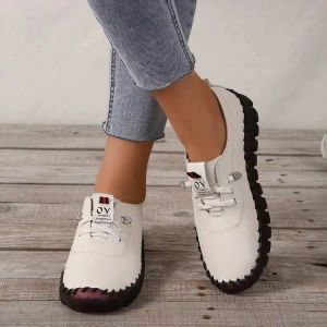 Flats Mulheres Spring Sapatos de sapatos respiráveis vintage Mocas de cupoms up Up Leather Hollow Slipon novo moda Casual Mom Sapato Zapatos Mujer