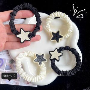 Accessori per capelli Fascia Stelle in bianco e nero Dolci anelli freddi Ragazze coreane Cartoon Harajuku Vento Stella a cinque punte Versatile Ponyta Dhxc0