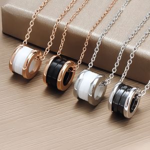 Kärlek halsband kvinnor män designer lyx smycken brev guld pläterade silver kedja kvinnor hänge halsband metall julklapp designer mode