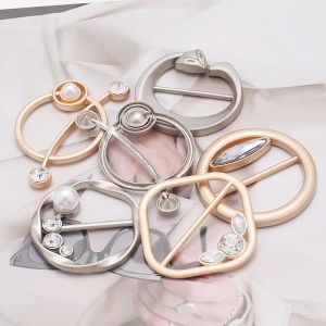 Creative Knot Buckles T-shirt Corner Artifact Waist Tighting Bottons Silk Scarf Clip Brooches Shawls Holder Clothing Accessories