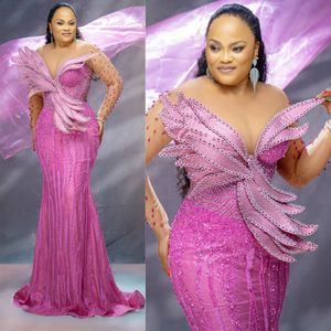 2024 Plus Size Aso Ebi Prom Dresses For Black Women African Evening Dress Formella klänningar Pink Sheer Neck långa ärmar Pärlade spetskristaller Födelsedagsmottagning Klänning AM670