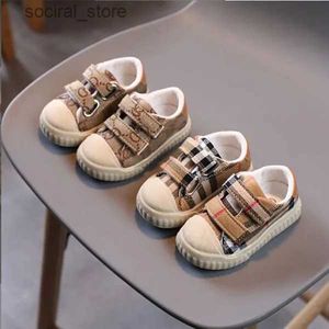 First Walkers 2023 Years First Walkers Baby Canvas Shoes الأطفال 1-3 سنوات من الخريف بويز فتيات الرياضة الرياضة أحذية الأطفال غير الرسمية ربيع الأطفال أحذية رياضية L240402