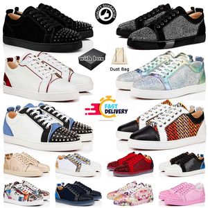 Designer OG Pantaloni rossi Tacchi Donna Uomo Sneakers basse piatte Taglia grande 13 Top Rivetti in pelle con punte Graffiti Glitter Mocassino scamosciato Fondo Famosi stivali da ginnastica con scatola