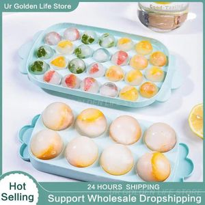 Bakning Mögel Ice Box Fall-Proof High Quality Material Cold Drink Making Tool Silicone Tray Lätt att Demoulde Sanitary Covered R