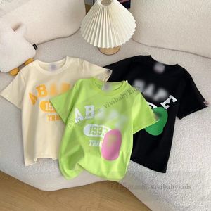 Ragazzi scimmia lettera stampata T-shirt per bambini cartone animato manica corta tees bambini abbigliamento firmato 2024 Estate bambini cotone casual top Z7477