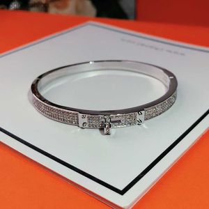 Bangle di designer per donne braccialetti dorati di lucchetti caldi Women Bangles Punk per il miglior regalo lussuoso di qualità superiore in pelle di gioielli in pelle Bracciale Fanni di consegna gratuita