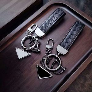 Keychains Lanyards Designer Unisex Key Chain Accessories P Letter Luxury Pattern Car Keychain Jewelry Gifts For Bag