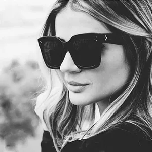 Occhiali da sole alla moda per uomo donna forma quadrata protezione UV400 occhiali da sole escursionismo da viaggio