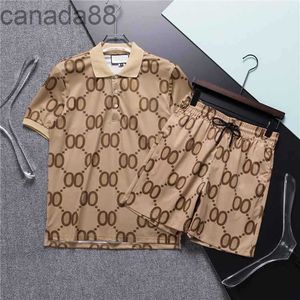 2024 Designer Tute da uomo Set Felpe da jogging Tute sportive da jogging Tute da uomo Set da due pezzi t-shirt Pantaloncini a maniche corte stampati estivi 2UD0