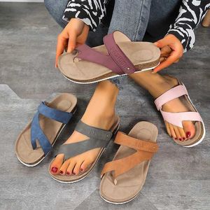 Tofflor tofflor kvinnor sandaler sommar flip ny 2022 plattform casual sabo skor platt hemgolv lägenheter strand j240402