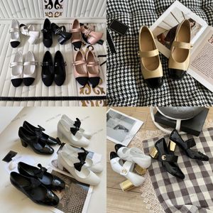 Kobieta Mary Jane Dress Buty Czarne białe projektant 2C Sandały Luksusowe Blok Blok Wysokie Obcasy Mule Paris Quild Office Platform