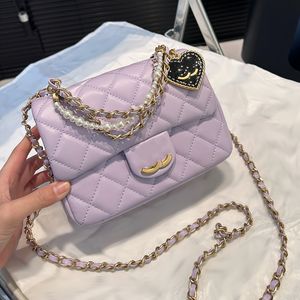 Manico a catena di perle Borsa di lusso Borsa a tracolla da donna di design Pelle con diamanti Oro Hardware Fibbia Borsa a tracolla con catena Matelasse Borse per il trucco Moda Sacoche 17 cm