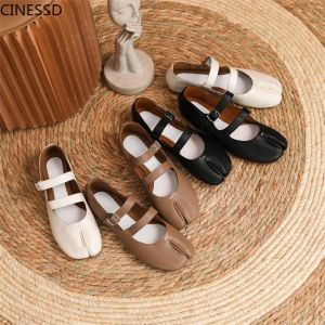 Flats Women Split Toe Sheepskin Leather Flats Ninja Tabi Mary Janes Soft Genuine Leather Woman Retro Pumps Real Leather Shallow Shoes