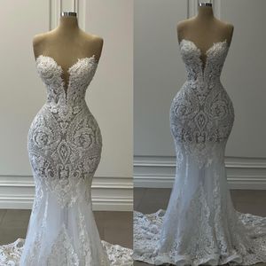 Elegancka koronkowa sukienka syrenka kochanie Fulllace Sukienki ślubne suknie ślubne bez pleców Train Koronki projektanta szata de Mariage