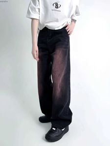 남자 청바지 2023 Black Wash Red Jeans Mens 느슨하고 똑바로 트렌디 한 2023 New Wide Legged Pants Street Jeans Tight Mens Stylel2404