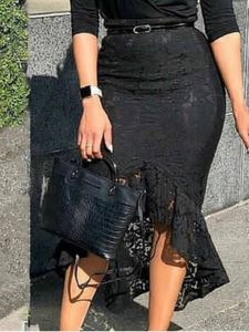 Kobiety midi czarna koronkowa spódnica wysoka talia Dopasowana skromna elegancka pakiet kobiecy Hip Jupes Falad elegancki ubrania robocze w biurze plus size 240321