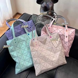 Designerväskor för kvinnor Clearance Sale Lifetime Series Single Color Lingge Three Six Grid Bag Macaron Mansions Matte axel Limited Handheld Womens pendlare Tote