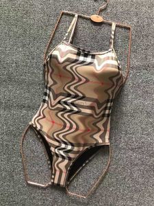 Klasikler Mektup Mayo Tasarımcı Tek Parça Mayolar Moda Monokini Seksi Bikini Set Kadın Plaj Giyim Push Up Up Yemleme Takımları Stokta Hızlı Nakliye Etiketleri