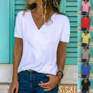 デザイナーの半袖は、春と夏に女性向けの新しいスリムフィットスプライシングVネックショートソリッドTシャツを販売しています