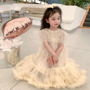 空飛ぶ袖付きの女の子の薄いスーパーフェアリープリンセスドレスレインボースタースパンコールケーキドレスチルドレンメッシュふわふわの誕生日パーティービスコス240402