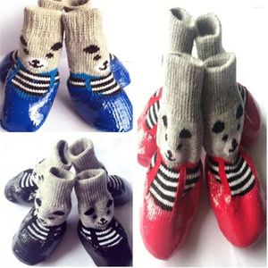 Hundekleidung 4pcs wasserdichte Wintertierschuhe Gummi-Baumwollsocken Anti-Rutsch-Regenstiefel warme Haustiere Stiefel Katze Hunde Beschützer