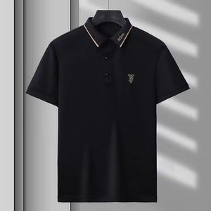 Polo di lusso per il tempo libero da uomo e gli affari. Versatile colletto polo alla moda T-shirt ampia a maniche corte per abbigliamento da uomo medio e giovane