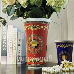 Decoração de vaso de cerâmica de alta qualidade do designer, sala de estar, hall de entrada, decoração de armário de TV, arranjo de flores, presente de porcelana real de estilo europeu-26,4 * 10,7 * 17cm03