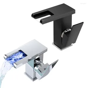 Rubinetti per lavandino del bagno Rubinetti per lavabo da cucina a cascata a LED Rubinetti per cambio colore a temperatura