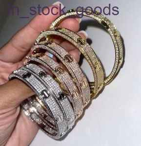 Högkvalitetsdesigner Bangle Carter Full Sky Star Full Diamond Armband Mässing Zircon Electropated 18k Real Gold Hip Hop Mens and Womens Armband Original 1: 1 Med Real