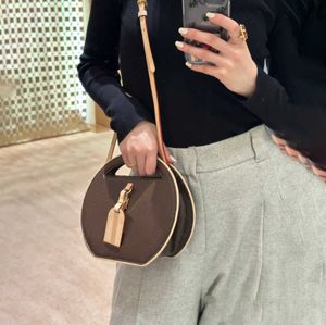 Luxury Designer Round Cake Bag Cowhide Shoulder Crossbody Bags Handbags Clutchs Women Phone Camera Purses Makeup Bag Shoulder Bags 240315