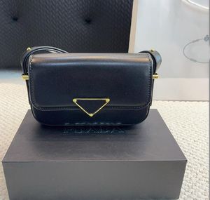 5A + Bolsas de designer de jóias de luxo Mulheres Crossbody Bag Bolsa Flap Axilar Bolsa de Ombro Genuíno Couro Triângulo Sinal Carteiras Simples Bolsa de Moda de Alta Qualidade