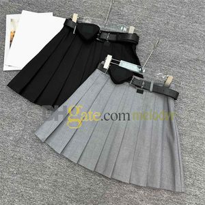 Saia plissada clássica verão feminino vestido sexy com bolso na cintura metal emblema saias curtas designer mini vestidos