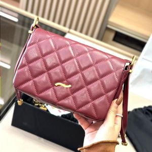 Tasarımcı Crossbody Bag Lüks Sırt Çantası Kova Deri Deri Ekstra Büyük Kapasiteli Tote Metal Zincir Çantası Omuz Çantası Tasarımcı Çanta Mini