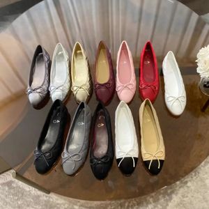 Ballett-Flat-Schuhe aus echtem Leder, Designer-Damen-Loafer, Kleid-Schuhe, flache Damen-Schuhe, Freizeitschuhe, Designer-Hochzeitsfeier, Luxus-Samt, saisonal