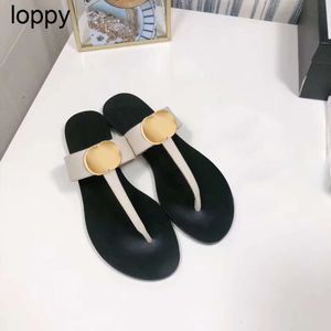 New womens slipper Casual Mule thong sandal Beach Leather fashion brand shoes luxury Designer mens Sliders sandale Summer travel womens Slippers