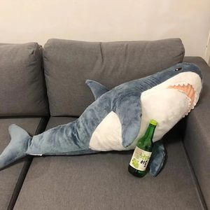 140 cm Giant Shark Plush Plush Toys Doll di ripieni morbida Speelgoed Animal Reading Cushion per regali di compleanno per bambini 240319