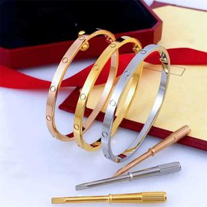 Bragle di designer per donne bracciale 18k Bracciale gioiello rosa oro rosa sier titanio in acciaio braccialetti di braccialetti per uomini donne donne 17 cm-21 cm