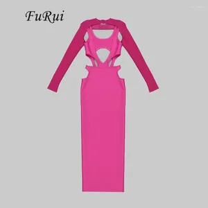 Casual Dresses Fu Rui 2024 Herbst/Winter Langarm Hollow Out Design Mesh Rose Red Kleid Damen Sexy Nachtclub Club Abend