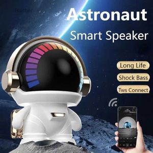 Przenośne głośniki poprowadziły mini inteligentny astronauta głośnik Bluetooth głośnik HiFi przenośny stereo audio wbudowany mikrofon Dekoracja domu 2024L2404