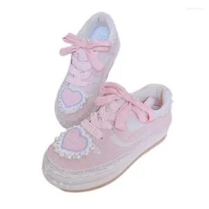 Casual Shoes Heart Pearls Platform Sneakers Kvinnor Söta tjocka Soled Ladies Chunky Trainers Sweet Bow Lolita Sport Vulcanize