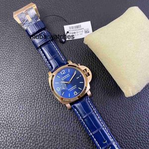 Luxury Mens Wristwatch Watches Designer Watch Factory Sapphire Mirror Automatisk rörelse Storlek 44mm Cowhide Strap 7LFD