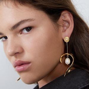 Mill Luxury Women's Woman's Danger Studs Lady Punk överdrivna långa pärlor Drop örhängen Eardrop278a