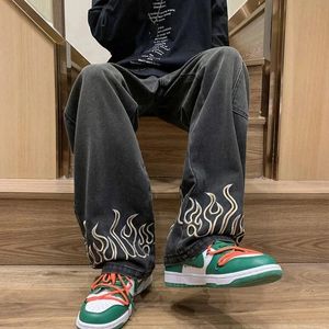 Fashion Flame Embroidery Mens Jeans Neutral Wide Leg Denim Trousers Loose Straight Jeans Youth Casual Baggy Hip Hop Pants 240325