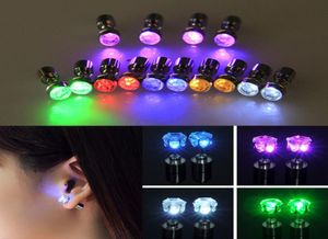 Mode leuchten Bling LED Ohrstecker Flash-Stil leuchtende Kristall Strass Krone Ohrstecker Party Schmuck Zubehör MOQ50Pa4797709