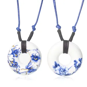 Colares Pingente Elegante Cerâmica Colar Redondo Flor Borboleta Azul e Branco Porcelana Corda Ajustável Cadeia Handmade Mulher Jewerly