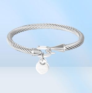Bangle Classic Design Hook Cuffs Hang Peach Heart Charm Armband för kvinnor Rostfritt stål Kabel smycken Love Pulsera Gift3292629