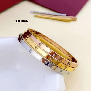 Designer Screw Bracelet Fashion Jewelrys Trendy Bangle Gold Plated Titanium Steel Diamond for Women Men Nail Bracelets Sier Classic Designer Jewelry