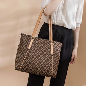 Shoulder Bags Bag For Women 2024 Luxury Tote Handbags Leather Large Female Shopping Toiletry Designer Vintage Fashion Big