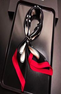 5050cm 100マルベリーシルクスカーフとスタンプ女性ハートレターCスクエアスカーフ有名なアクセサリー最高品質3681844