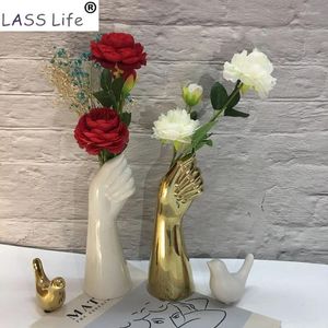 Vase Nordic Ceramic Vase Hand Statue Art Home Decoration Flower Living Roomモダンな創造的な装飾装飾品